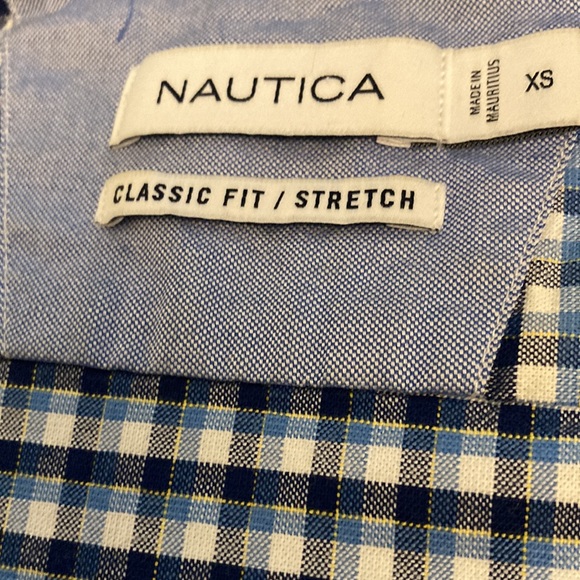 Like new Nautica short sleeve button down shirt - Picture 6 of 6